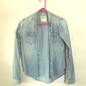 Abercrombie and Fitch jean shirt light wash XS